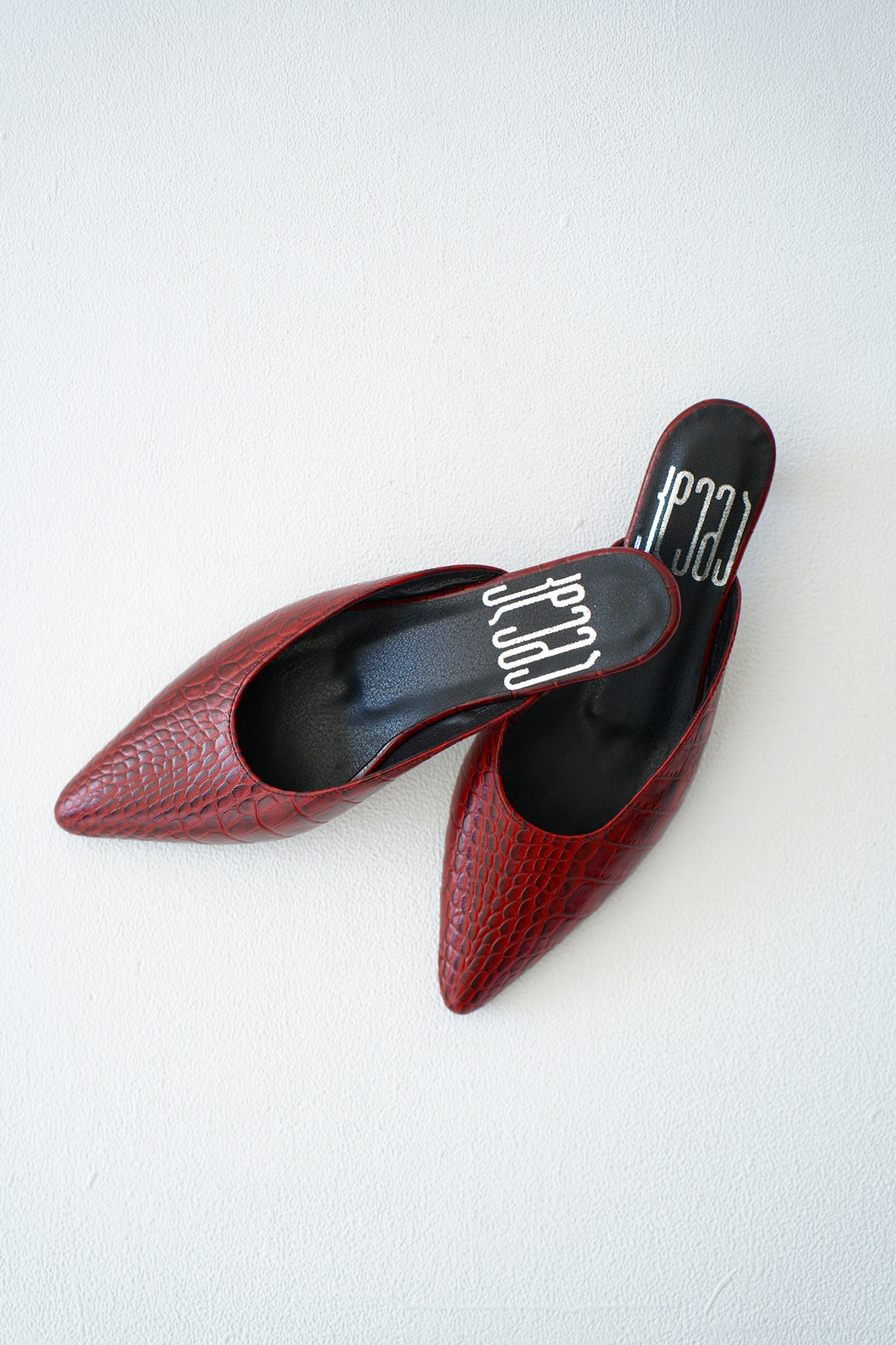 Crocodile heels in Natural leather