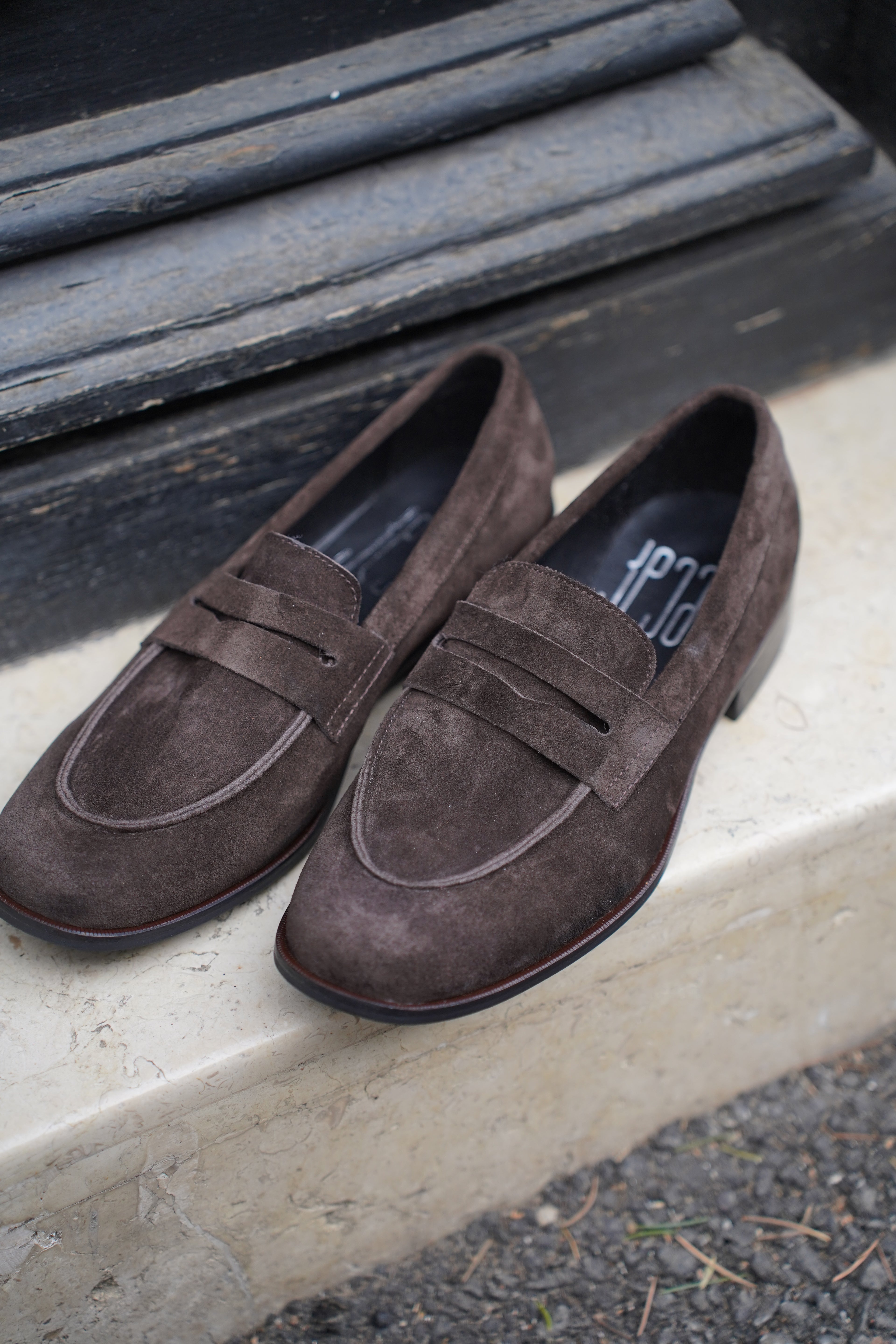 Loafers in Natural Suede