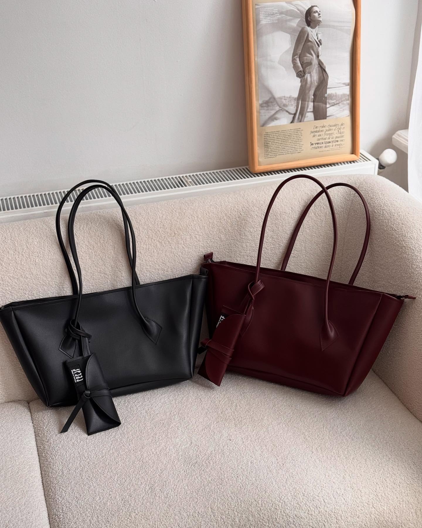Milky bag in burgundy