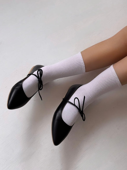 Black ballerina flats