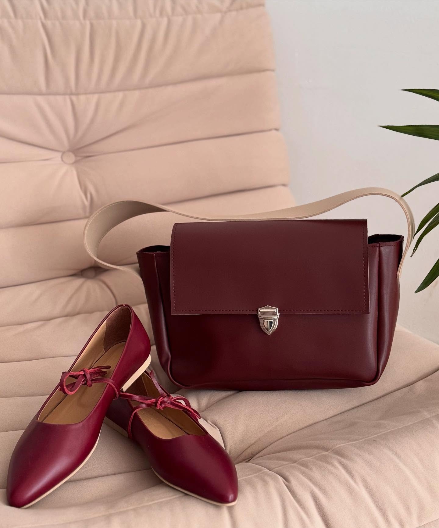 Two colored shoulder bag