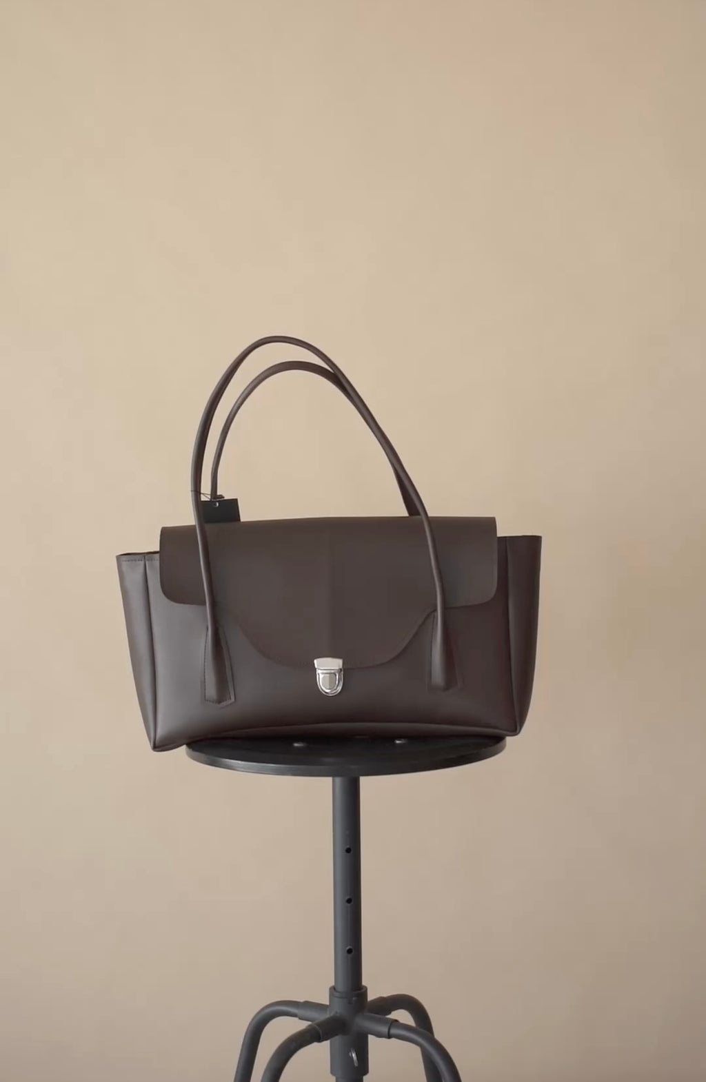 Office Siren in Brown