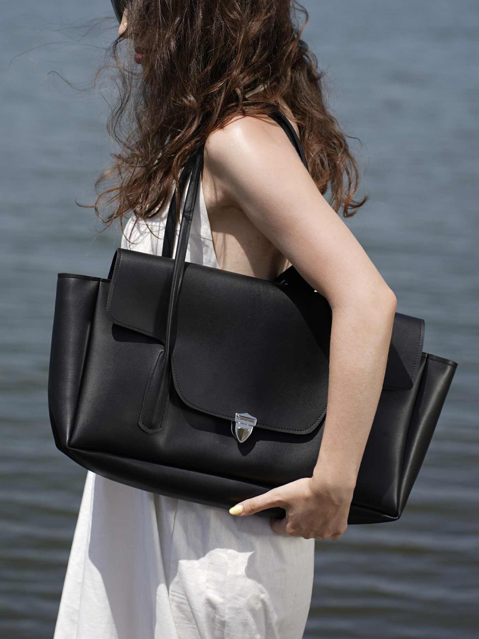 Office Siren in Black