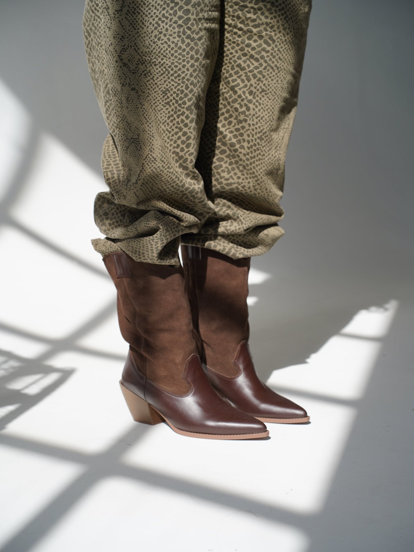 Eco leather cowboy boots in brown