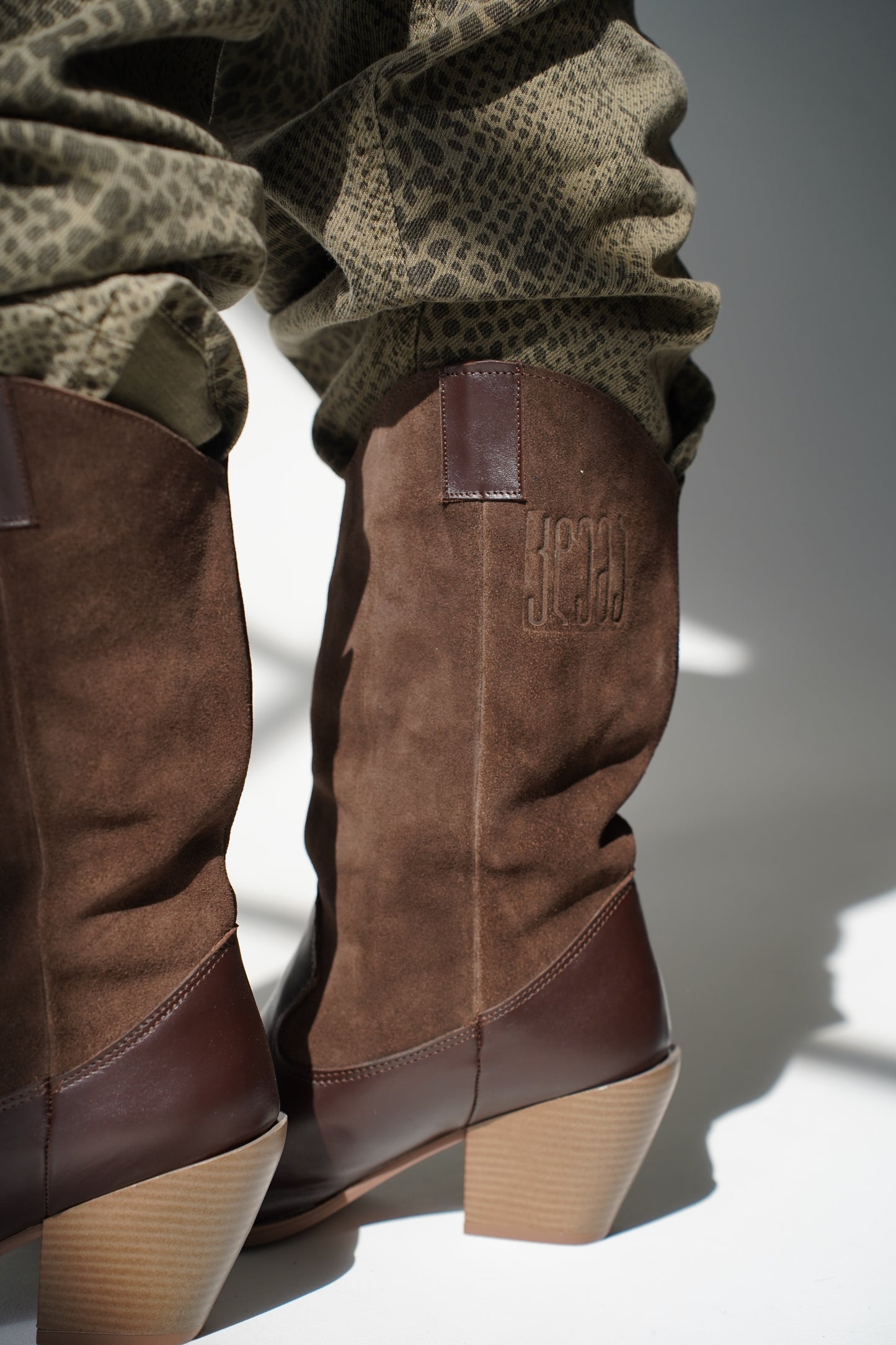 Eco leather cowboy boots in brown