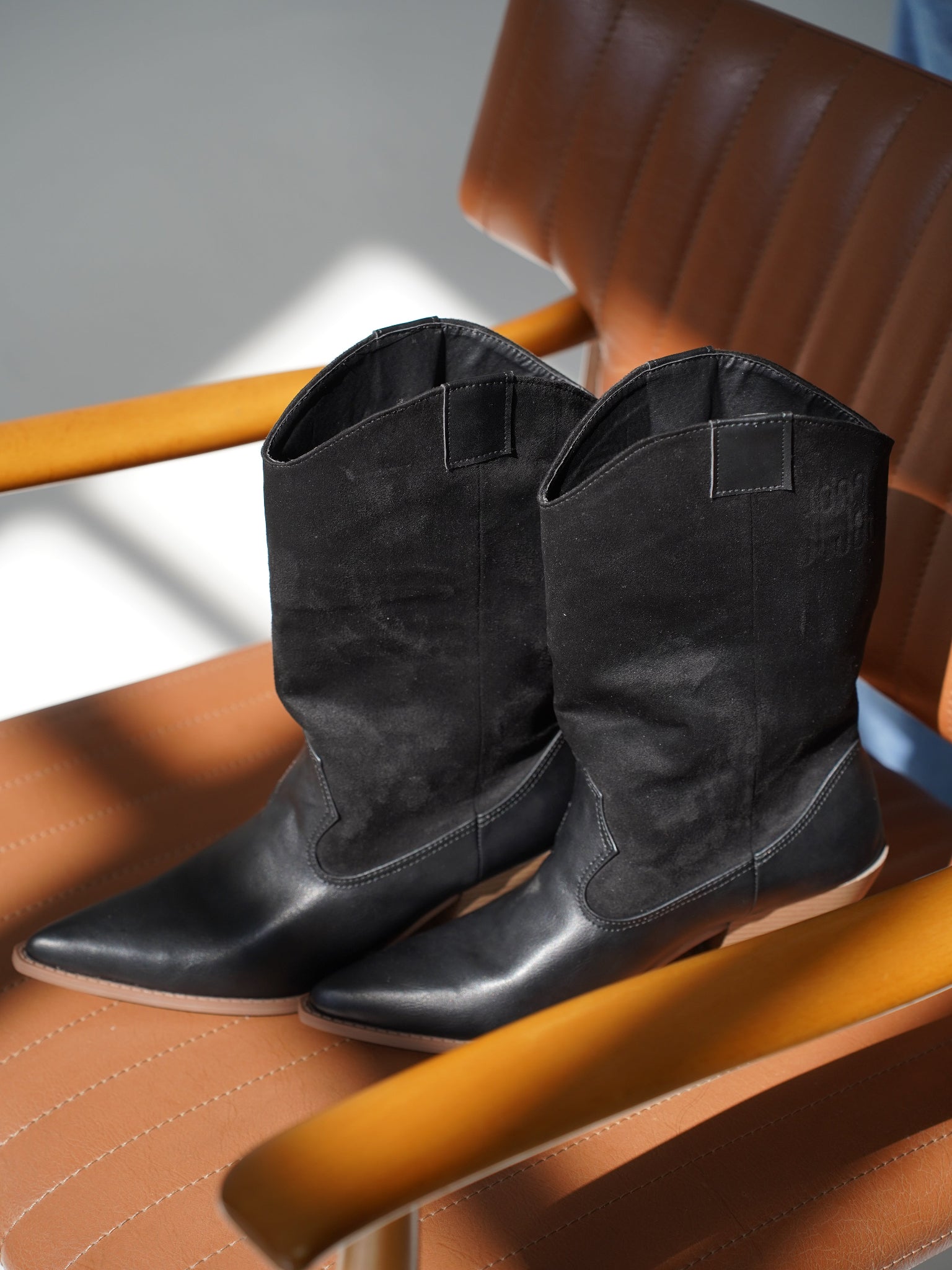 Natural Leather Cowboy Boots in Black